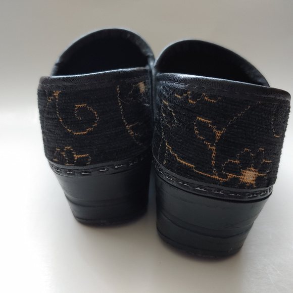 Sanita Felt Floral Tapestry Clogs - Picture 5 of 12